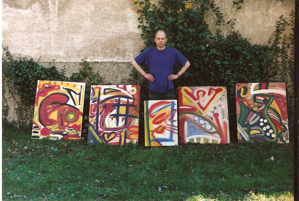 Jürgen Nöding mit seinen Gemälden ca 2001